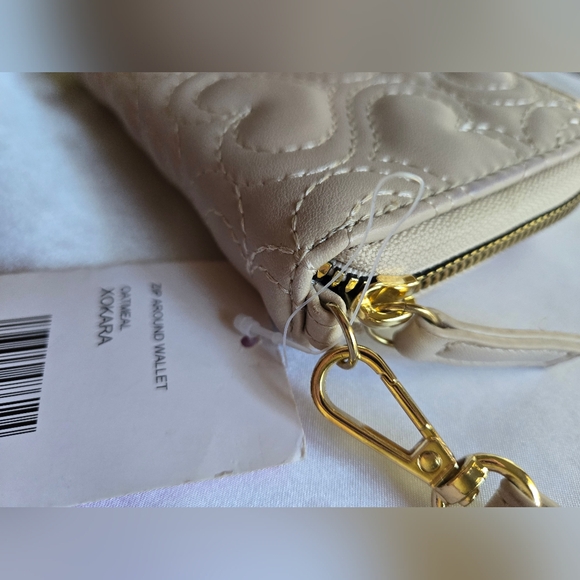 Betsey Johnson Tan Heart Quilted Wristlet with Gold Bow - Picture 3 of 9